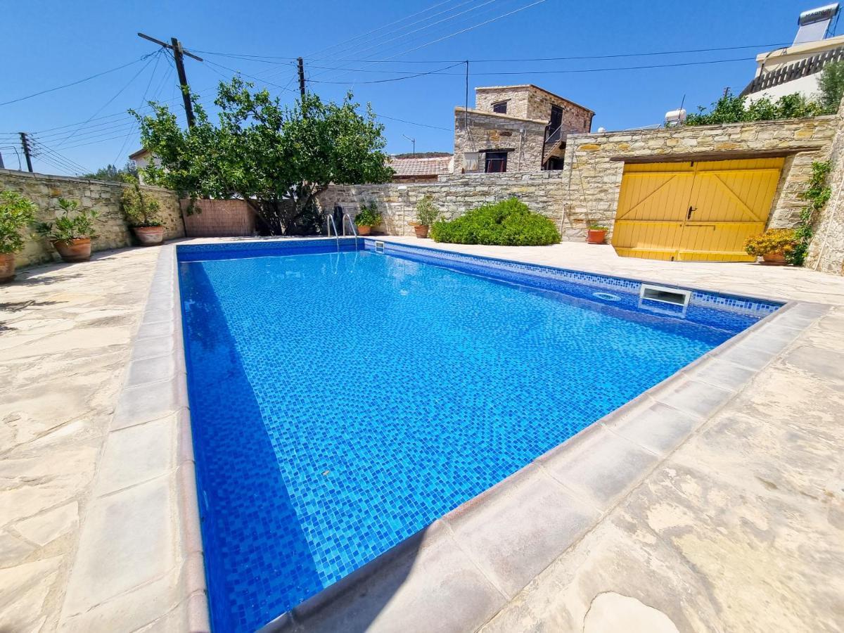 Poolside Escape Studio In Skarinou Village With Pool Facilities Exterior photo